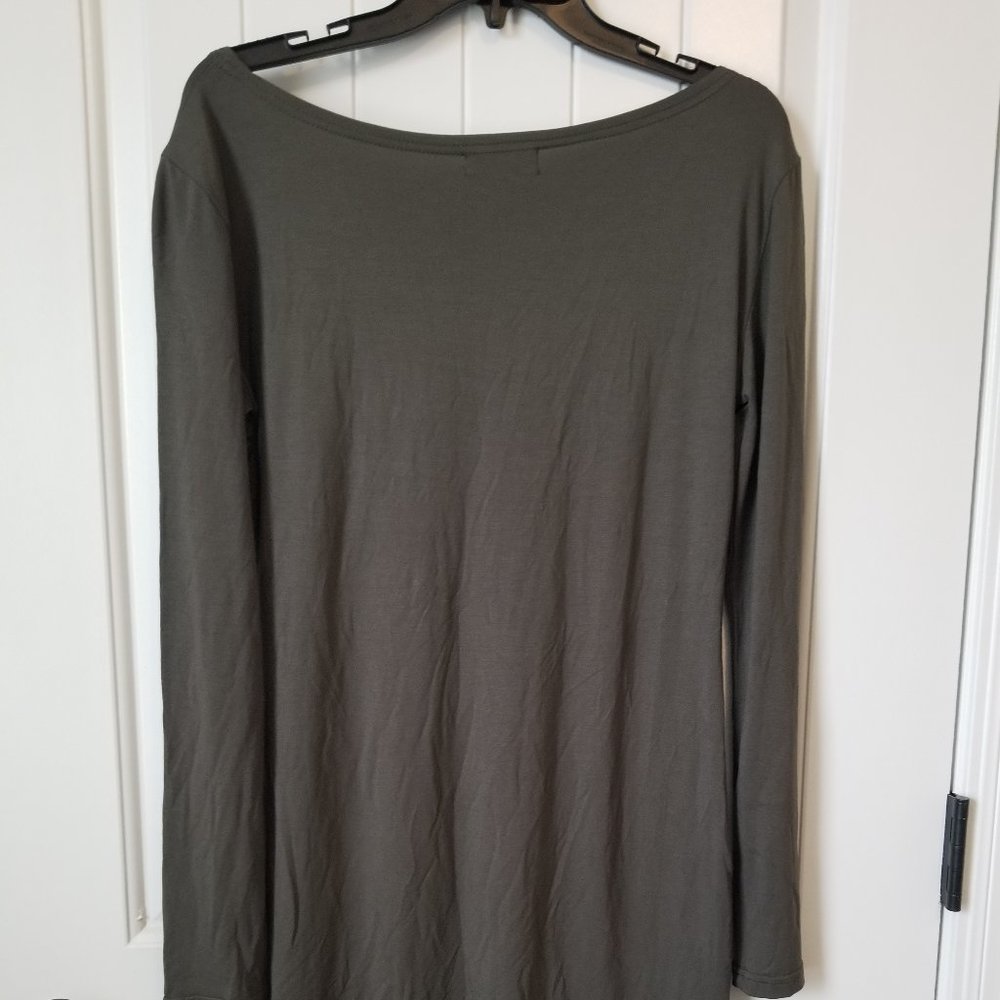 Piko Dress - Picture 3 of 3